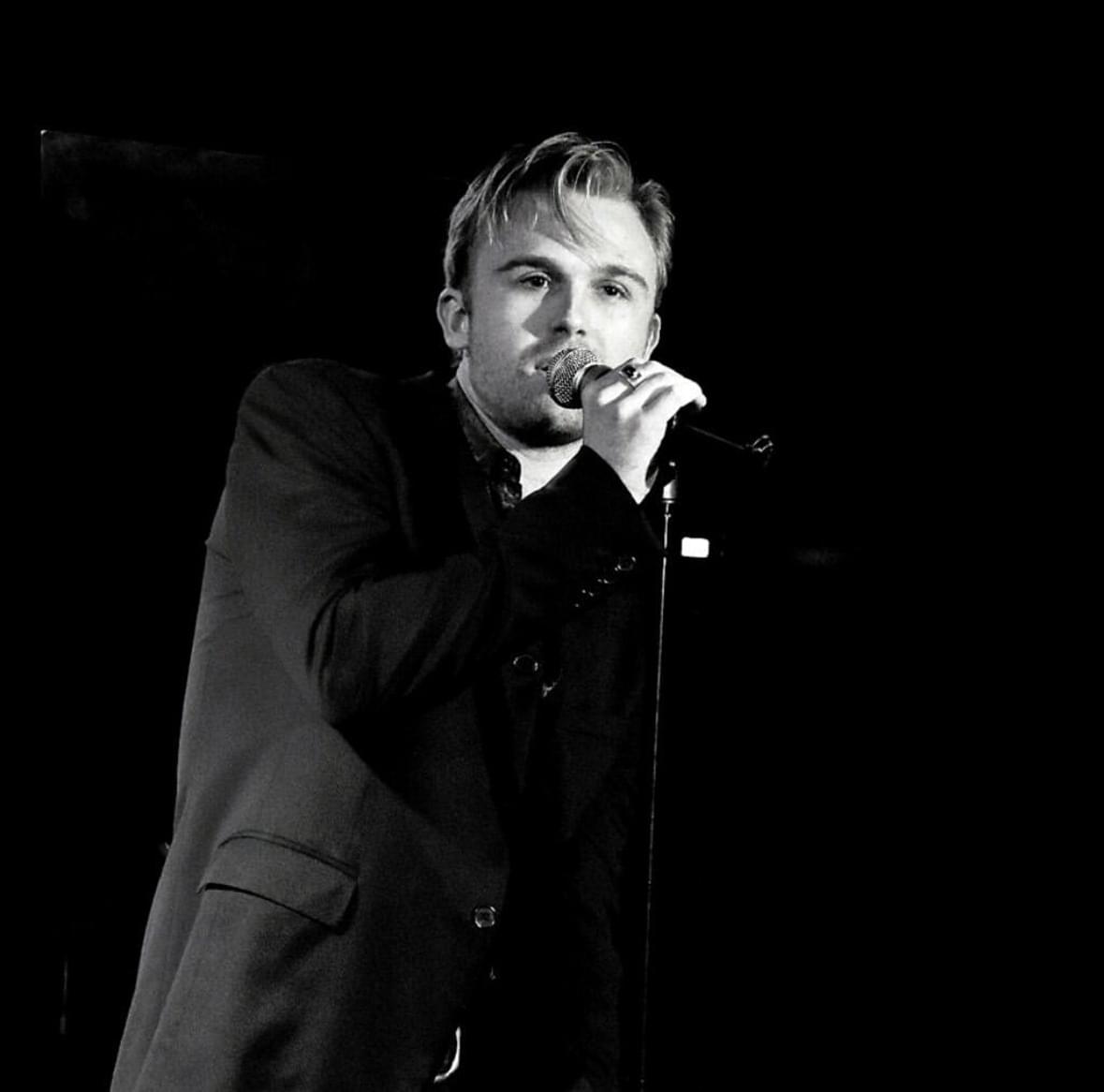 Ian Ward singing live onstage